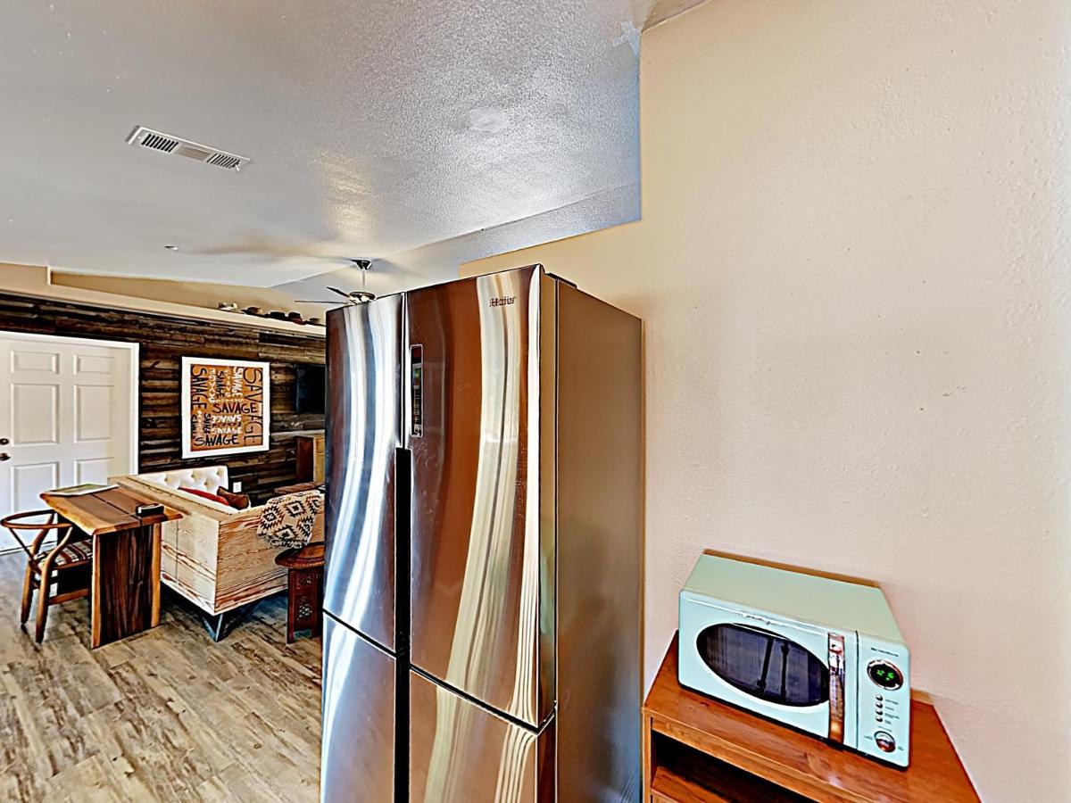 Rawhide Ranch - Walk To Pappy And Harriet'S With Hot Tub! Home Yucca Valley Eksteriør bilde